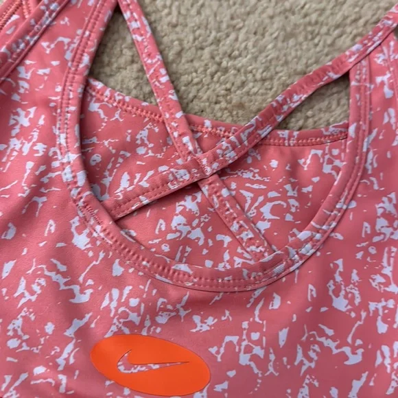 Girls Nike sports bra - Picture 4 of 5